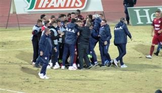 Πάρτι από τα... παλιά με χρώμα «βυσσινί» στο Αλκαζάρ!