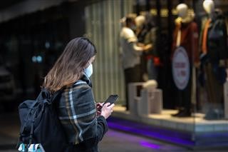 Αλλάζει το ωράριο στα καταστήματα από Δευτέρα