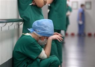 9.284 νέα κρούσματα και 66 θάνατοι – Στους 629 οι διασωληνωμένοι