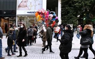  ΕΜΠΟΡΟΙ: Μουδιασμένη η χριστουγεννιάτικη αγορά