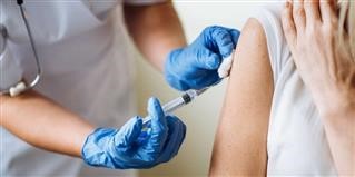  ΕΜΒΟΛΙΑΣΜΟΣ: Ανοίγουν 110.000 ραντεβού για 1η και 3η δόση