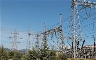  EΛΛΗΝΙΚΗ ΟΙΚΟΝΟΜΙΑ: Κουμπαράς 1 δισ. για το ηλεκτρικό ρεύμα