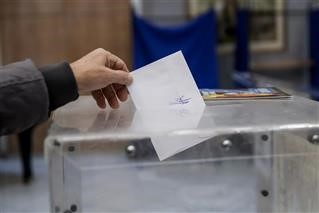   Μπροστά με 7,3% η ΝΔ σε δημοσκόπηση