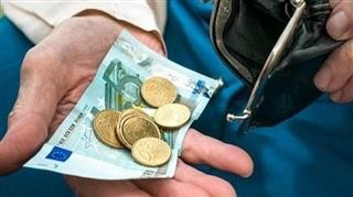  Πριν από τα Χριστούγεννα το βοήθημα των 250 ευρώ