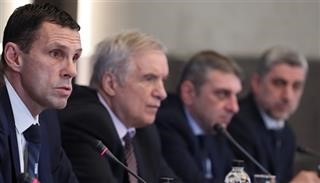 «Πιστεύω στους Έλληνες ποδοσφαιριστές-οι πόρτες είναι ανοιχτές για όλους»