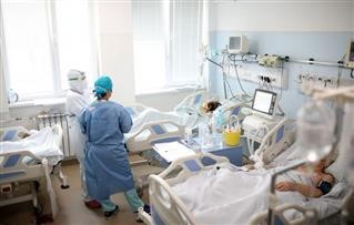 21.260 νέα κρούσματα και 49 θάνατοι – Στους 361 οι διασωληνωμένοι