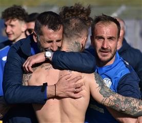 Δάκρυα χαράς στη Θήβα! Η φωτογραφία του «τελικού»!!!