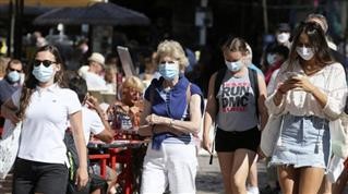 Αναστέλλεται το πρόστιμο των 100€ για τους ανεμβολίαστους