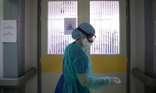 4.048 νέα ανακοίνωσε ο ΕΟΔΥ – 13 θάνατοι και 141 διασωληνωμένοι