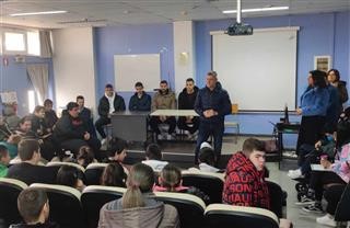 Πρόσκληση στους μαθητές του ειδικού σχολείου να συνοδεύσουν παίκτες της ΑΕΛ
