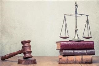 Αναβολή δικάσιμου