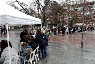 Ξεχειλίζει από ανθρωπιά και αλληλεγγύη η Λάρισα (PICS)