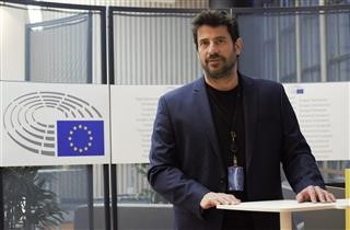  Υπάλληλος της ΕΕ η γυναίκα που τον κατήγγειλε 