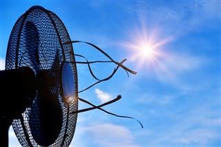  Καύσωνας: Τέσσερα έξυπνα κόλπα που δροσίζουν