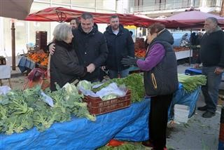  Στη λαϊκή αγορά της Νεάπολης ο Δήμαρχος Λαρισαίων 