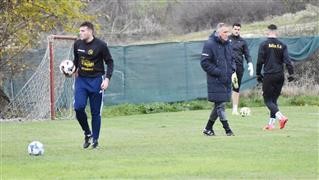 Χαμηλοί τόνοι, υψηλές φιλοδοξίες