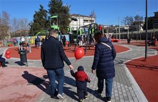 Δέκα επιπλέον σύγχρονες παιδικές χαρές αποκτά η Λάρισα
