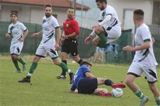 Τρίποντο στο φινάλε για τον Σμόλικα!