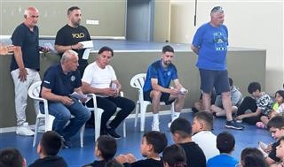 Ο ΠΟΕ μοίρασε προσκλήσεις σε παιδιά του 1ου Δημοτικού Σχολείου Ελασσόνας