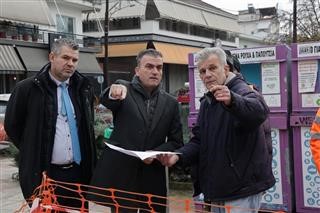 Φανάρια στη συμβολή των οδών Καραολή-Δημητρίου και 1ης Μεραρχίας