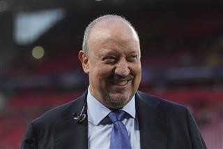 Μπενίτεθ: «Να τελειώνουμε τις φάσεις» 