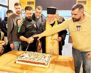 Σε οικογενειακό κλίμα η κοπή της πρωτοχρονιάτικης πίτας της Δόξας Αμυγδαλής