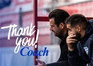   Τίτλοι τέλους του Αιγάλεω με τον προπονητή Μανώλη Σκύβαλο