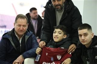 Ο μικρός Γιαννάκης στο AEL FC Arena