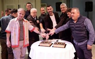 Ο ιστορικός Ιπποκράτης έκοψε την πίτα του και κοιτάζει ψηλά 