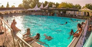 Δημοτική Πισίνα Νεάπολης Λάρισας: Η δροσερή λύση για τις ζεστές μέρες!
