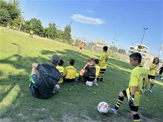 Αυλαία με χαμόγελα για την Ακαδημία του Ιπποκράτη