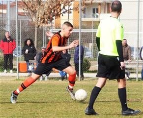  Ισίδωρος Νικολακούλης: Από τα γήπεδα της Λάρισας στη Σχολή Αστυφυλάκων