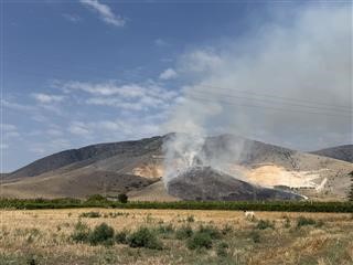 Μεγάλη φωτιά σε εξέλιξη στον Τύρναβο – Επιχειρούν 7 πυροσβεστικά  