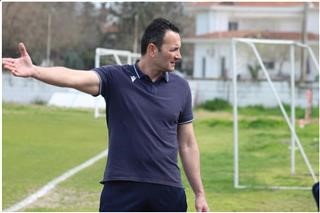 O Νίκος Φώλλας ευχαριστεί…