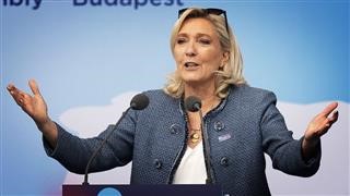 Ένοχη η Λεπέν: Ποινή τριών ετών, το ένα με βραχιολάκι 