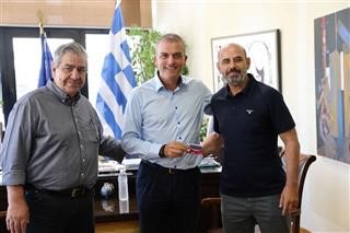 Στον Δήμαρχο Λαρισαίων, Θανάση Μαμάκο, η ομάδα ΑΕΛ Futsal
