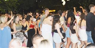 «Λαοθάλασσα» και γλέντι μέχρι το πρωί στη χοροεσπερίδα του Ολύμπου Γόννων